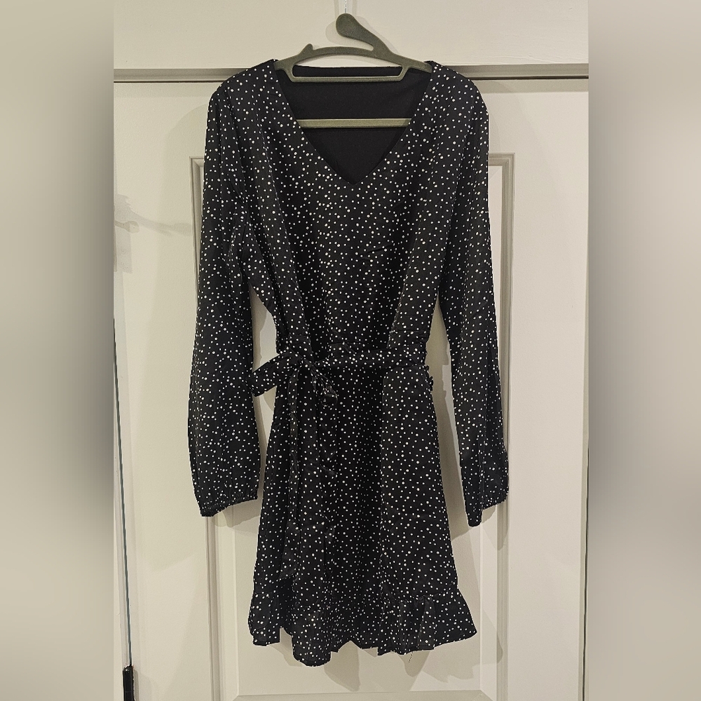 Elegant Black and White Polka Dot Long Sleeve Dress